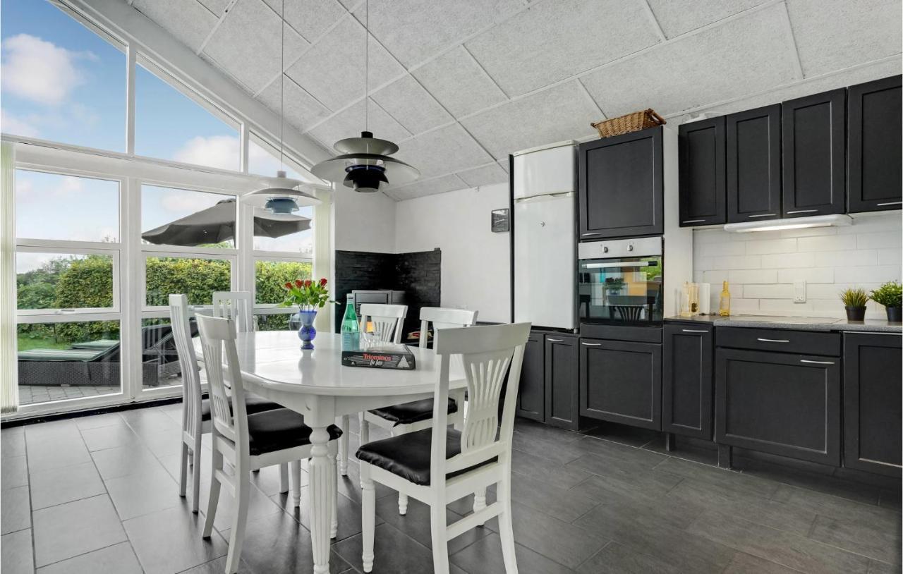 Beautiful Home In Borkop With Kitchen ภายนอก รูปภาพ